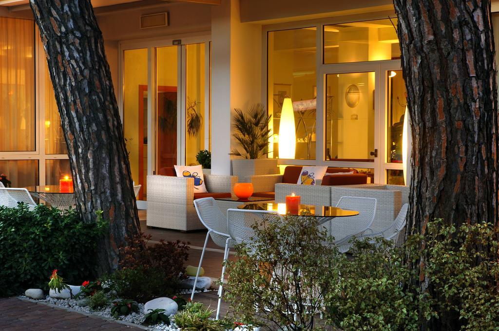Hotel Eros Residence Cervia Dış mekan fotoğraf